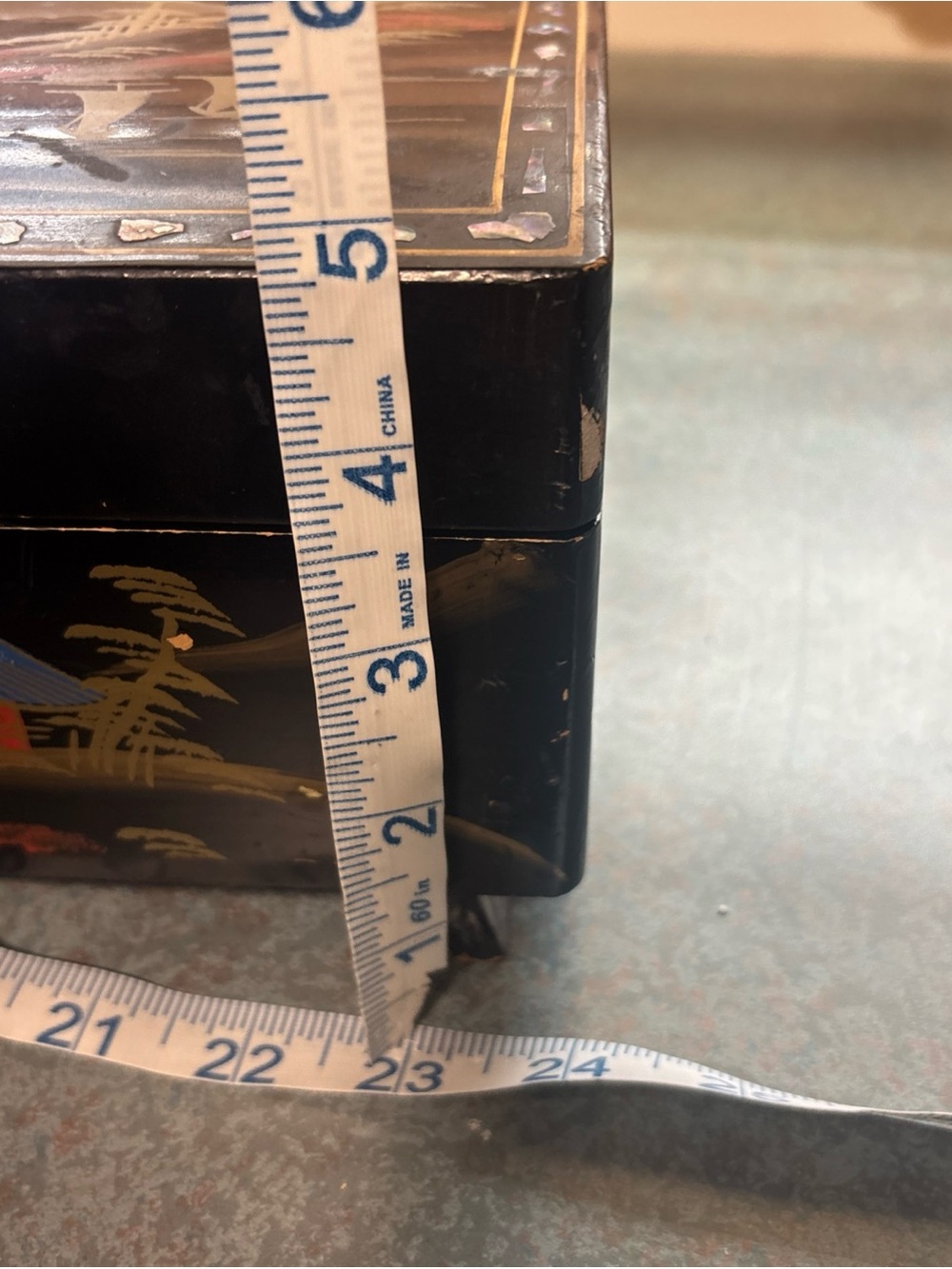 Black Lacquered Japanese Scenic Jewelry Box with Gold & Red Detail - Picture 16 of 16